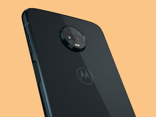 Следующий флагман Motorola получит Qualcomm Snapdragon 8150 и 5G