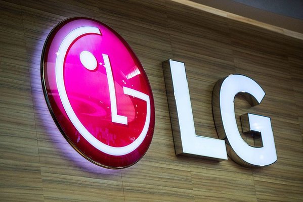 Компания LG подала патент на смартфон с шестнадцатью камерами