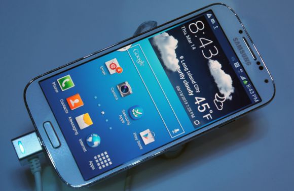 Galaxy S IV вдвое быстрее iPhone 5