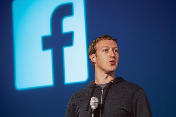 Акционеры Facebook* потребовали уволить Марка Цукерберга с должности главы правления компании