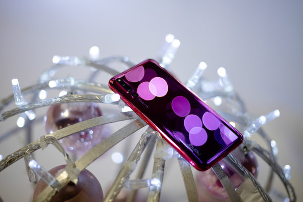 Альтернативная безрамочность: обзор Honor Magic 2