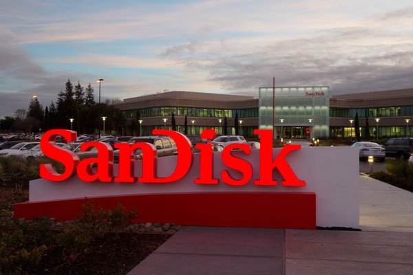 Компания SanDisk выпустила microSD-карту объёмом 1 ТБ