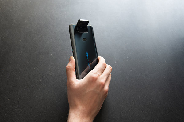 ASUS представила ZenFone 6 с необычной камерой