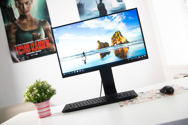 Монитор для профессионалов: обзор Samsung Space SR75