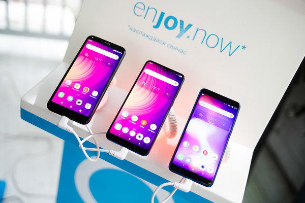 Доступно и красиво: Alcatel презентовал тройку летних смартфонов