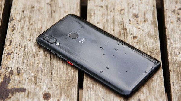 Обзор смартфона ZTE Blade V10 Vita: привлекательность в мелочах