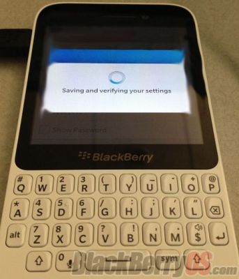 Фото еще одного QWERTY-устройства с BlackBerry 10 утекли в сеть