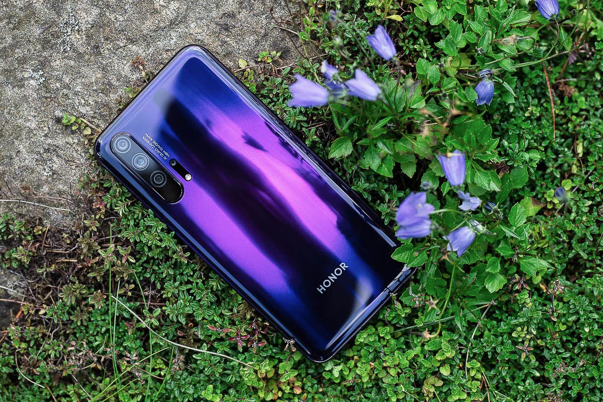 Обзор HONOR 20 Pro: 5 камер и завораживающий блеск