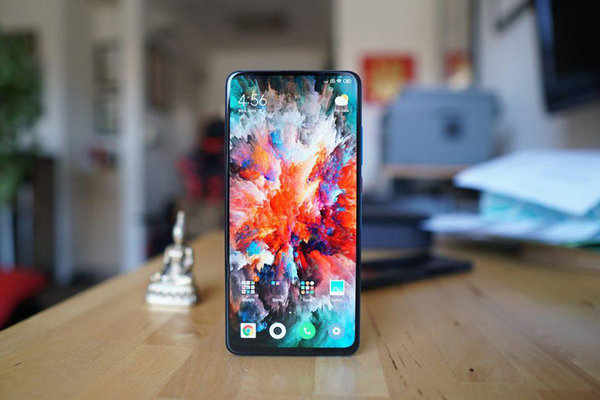 Xiaomi тестирует новую функцию замены неба в пасмурной Москве