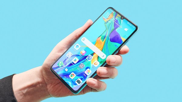 Huawei объявил, когда и какие смартфоны первыми обновятся до Android 10 Q