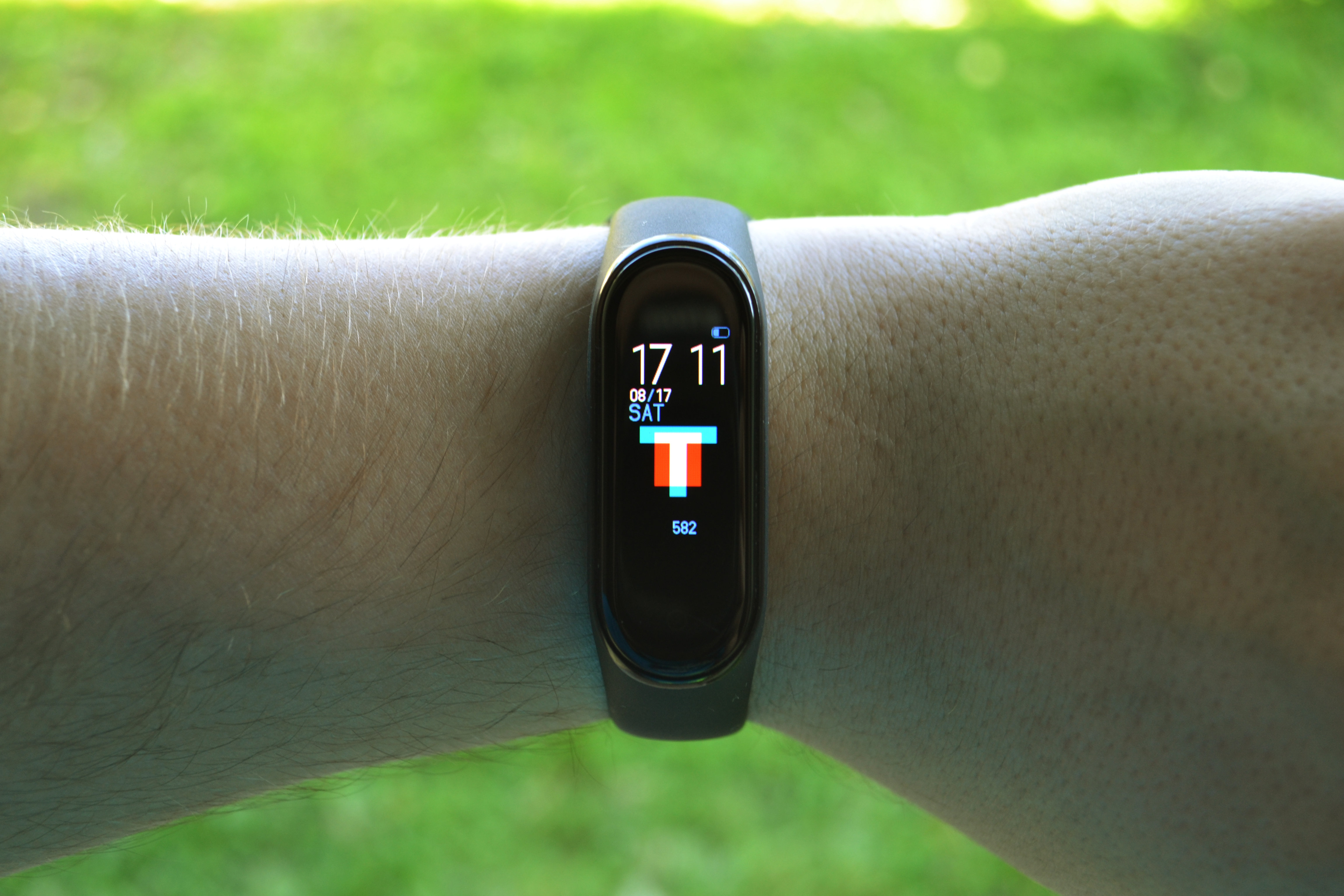 galaxy fit ou xiaomi mi band 4