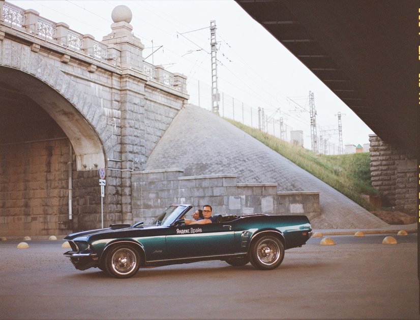 Прокатиться на Ford Mustang 1969 года может любой благодаря каршерингу Яндекса