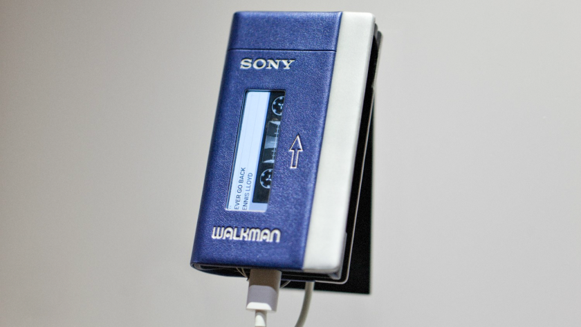 Sony обновила свой 40-летний кассетный плеер Walkman TPS-L2