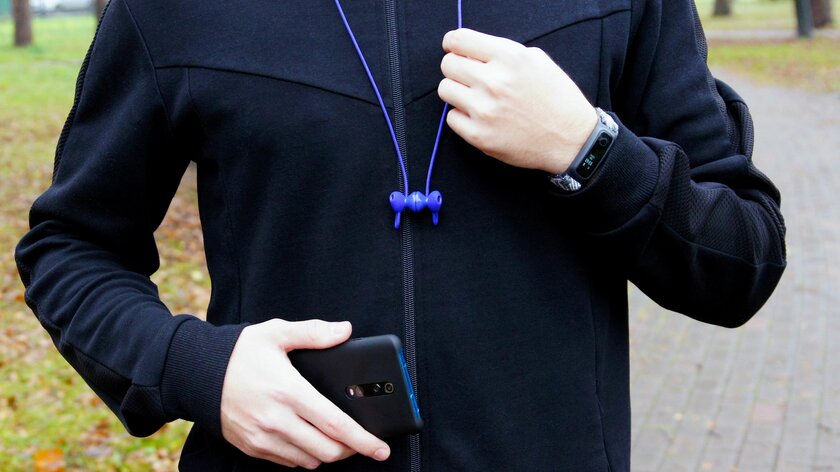 Спортивный комплект: обзор браслета HONOR Band 5 Sport и наушников HONOR Sport PRO