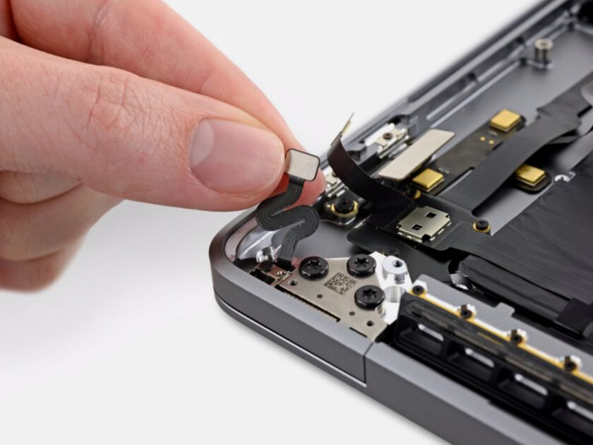 В крышке 16-дюймового MacBook Pro нашли секретный датчик: зачем он нужен