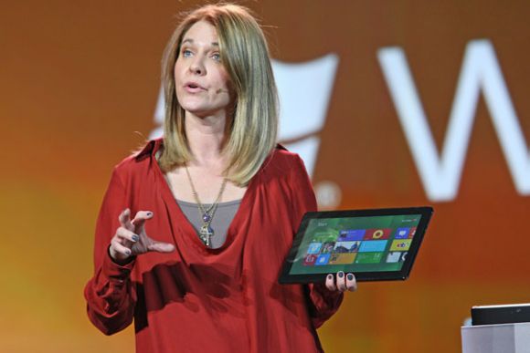 Microsoft продала 100 миллионов копий Windows 8 и работает над ее улучшением