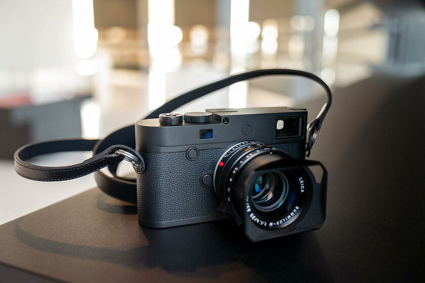 Новая камера Leica за 8 000 долларов умеет снимать только ч/б-фото