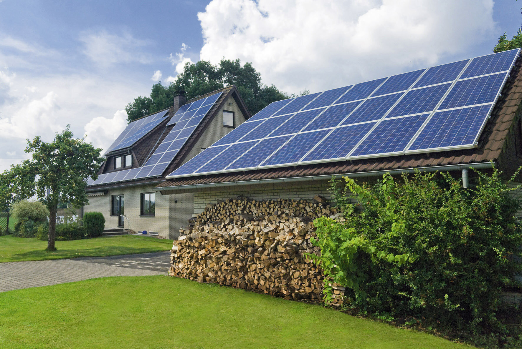12v vs. 24v solar panels: The difference between them and which one is right for you?