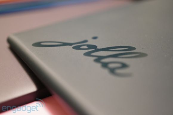 Подробности о сменных панелях для смартфона от Jolla