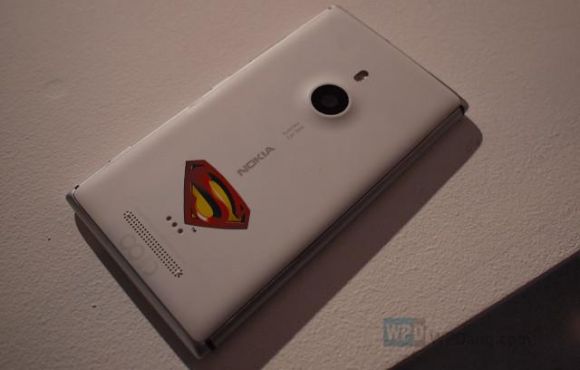 Nokia выпустит "супер-версию" смартфона Lumia 925