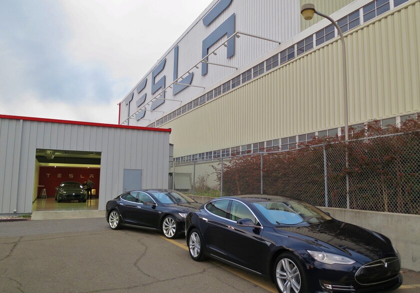 Tesla незаконно восстановила работу завода в Калифорнии