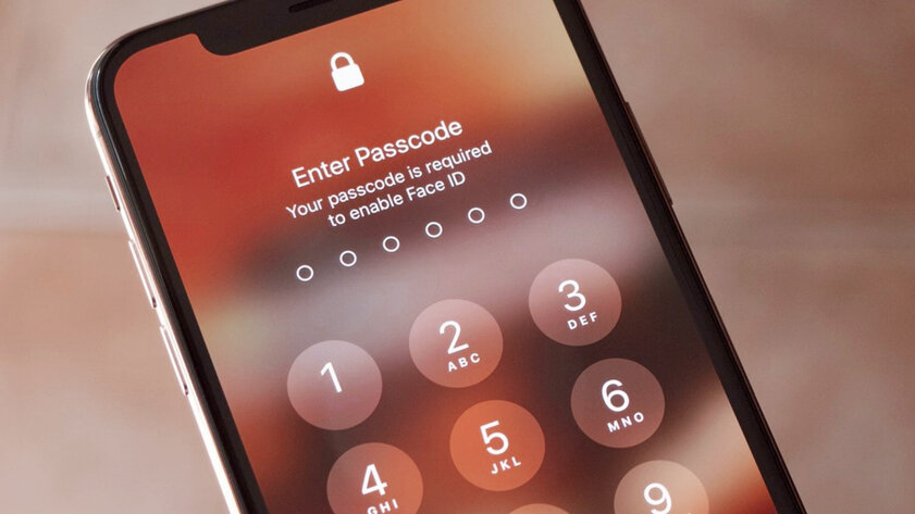 Генпрокурор США и глава ФБР раскритиковали Apple за безопасность iPhone