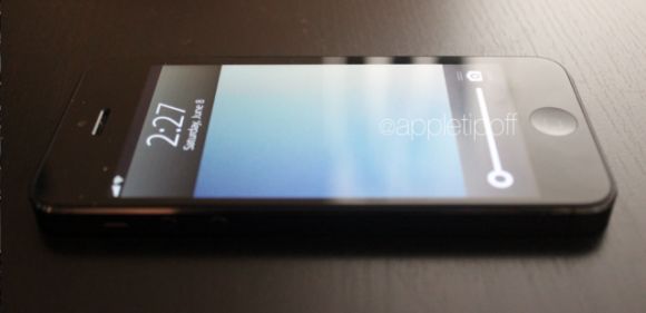 В сети появились фотографии новой iOS 7