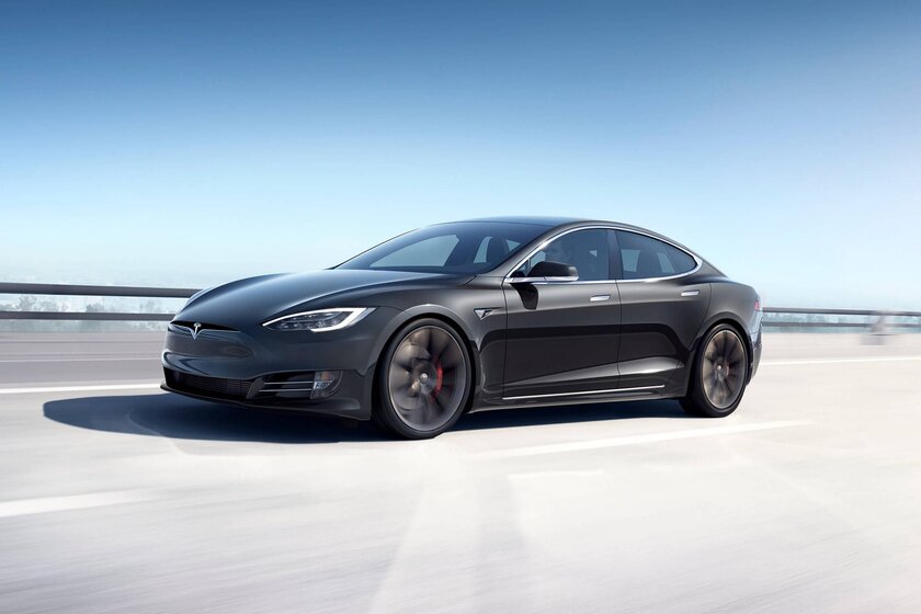 Дисплеи в Tesla Model S перестают работать: начато расследование