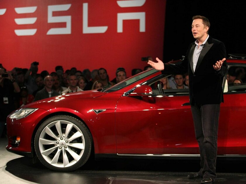 Илон Маск пообещал выпустить бюджетную Tesla через три года