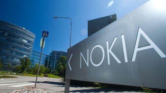 Nokia, возможно, продаст телефонное подразделение уже к концу этого года