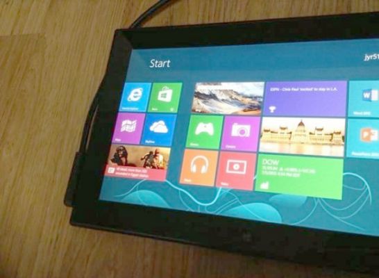 Фотографии отмененного планшета с Windows RT от Nokia
