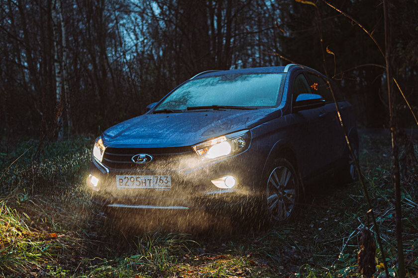 Тест-драйв Lada Vesta SW Cross '20: отечественная платформа, импортные агрегаты