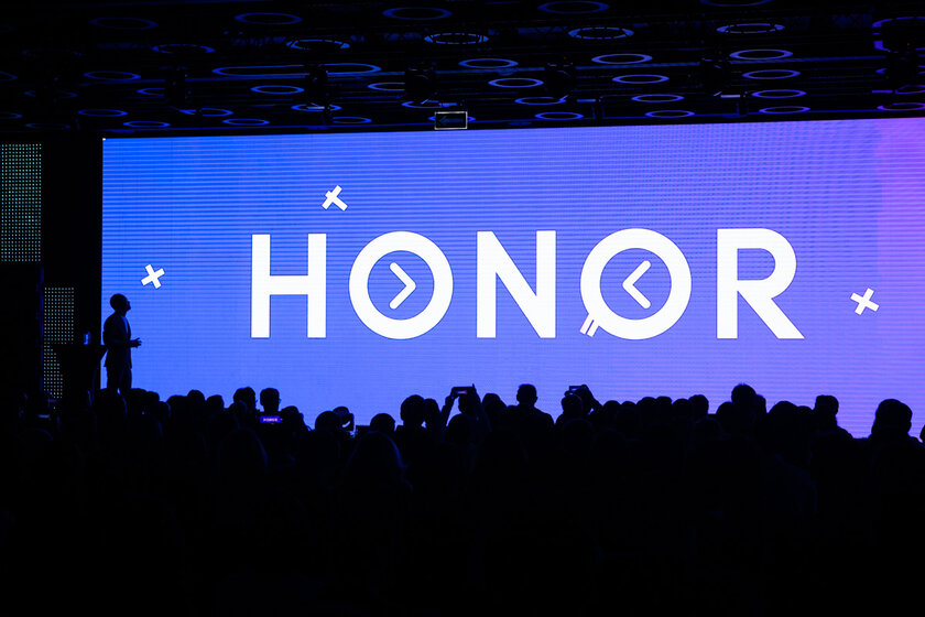 Теперь официально: Huawei продала Honor китайцам