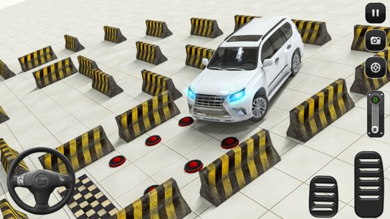 Prado Car Parking 1.5.2. Скриншот 1
