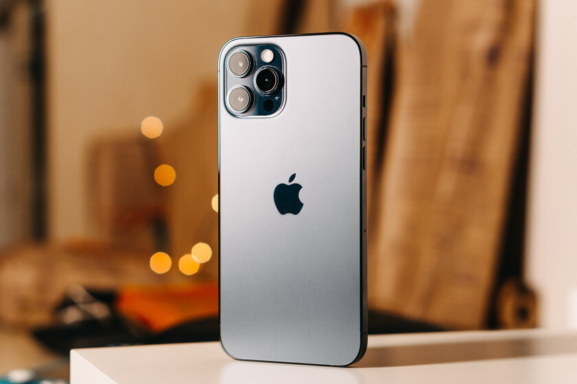 Роскачество обновило рейтинг смартфонов. iPhone 12 Pro Max не попал даже в тройку лучших