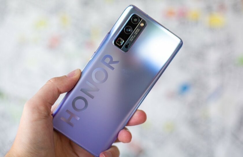 Поставки смартфонов Huawei и HONOR в Россию упали на четверть, и всё из-за США