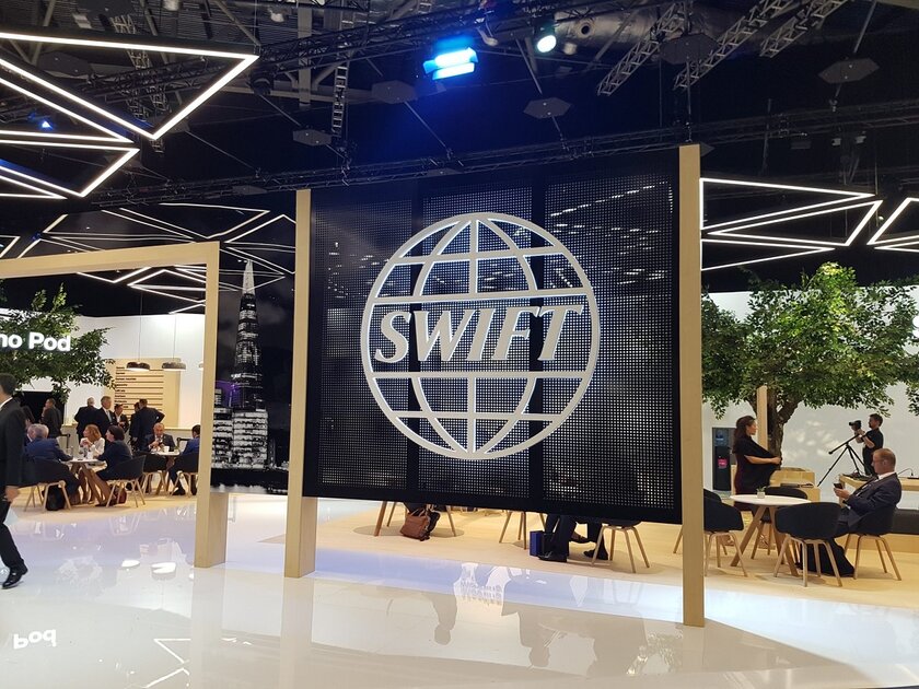 В России создадут свой аналог платежей SWIFT: база для этого уже есть