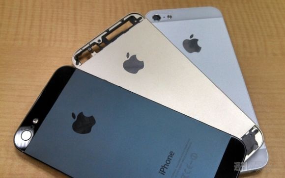 В интернет утекли "живые" фотографии золотого iPhone 5S