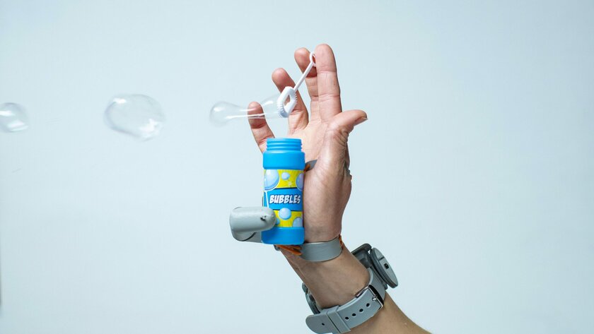 Если бы у людей было 6 пальцев: учёные провели эксперимент с роботизированным протезом