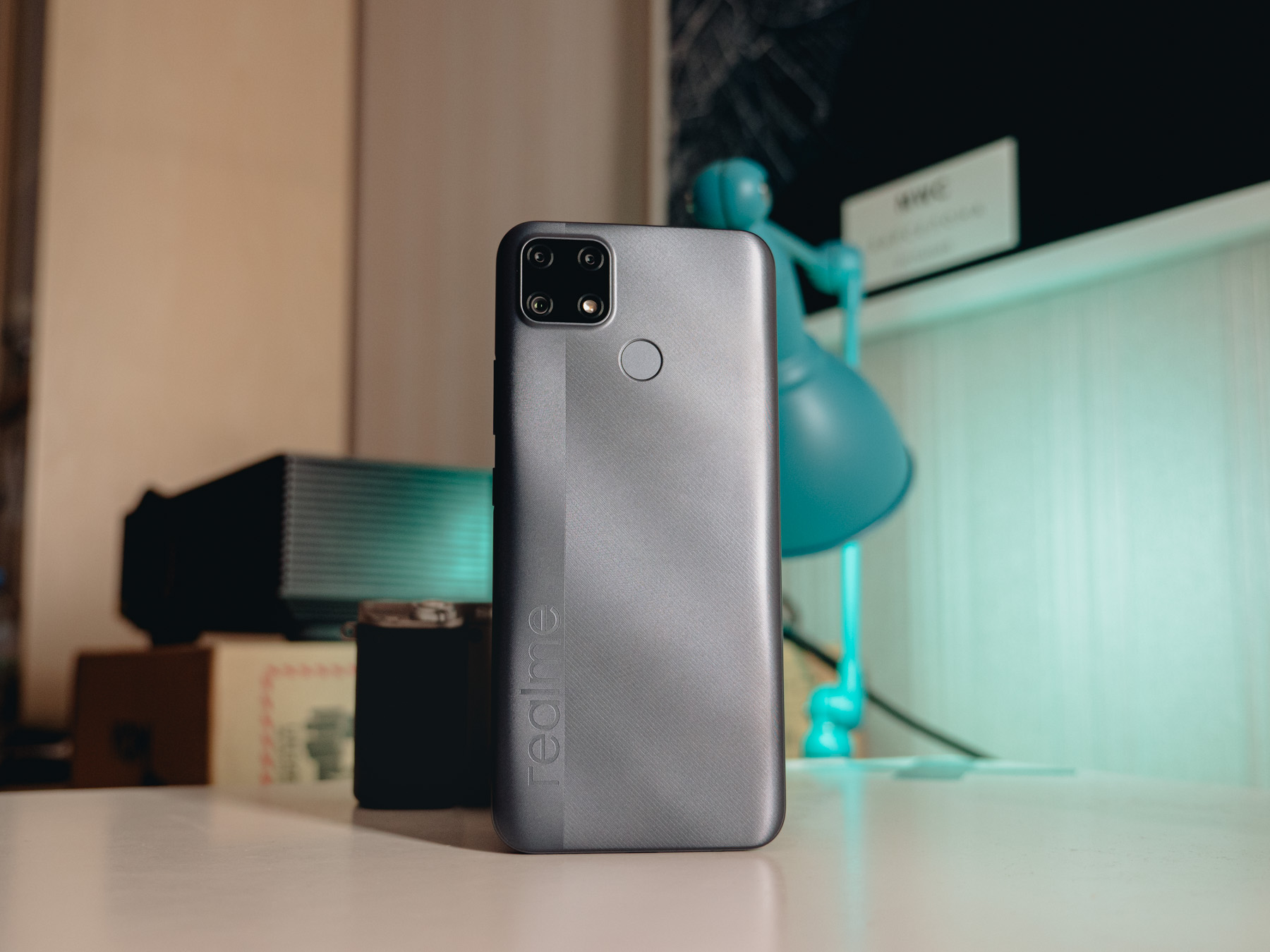 Лучший смартфон для отпуска: обзор Realme С25 с рекордной батареей и ...