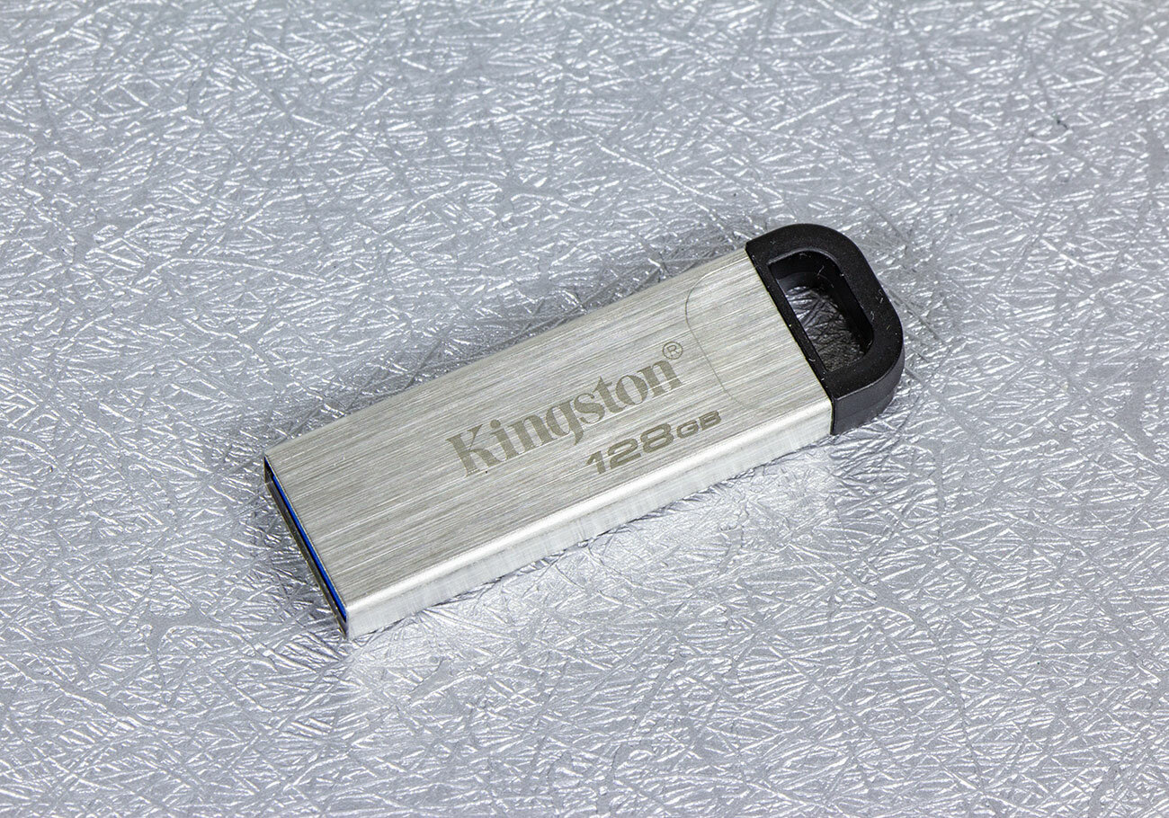Флешка 128 гб кингстон. USB Kingston DATATRAVELER Kyson 128гб. Флешка Kingston DATATRAVELER Kyson. USB Kingston DATATRAVELER Kyson 64гб. Kingston DATATRAVELER Kyson 128 ГБ.