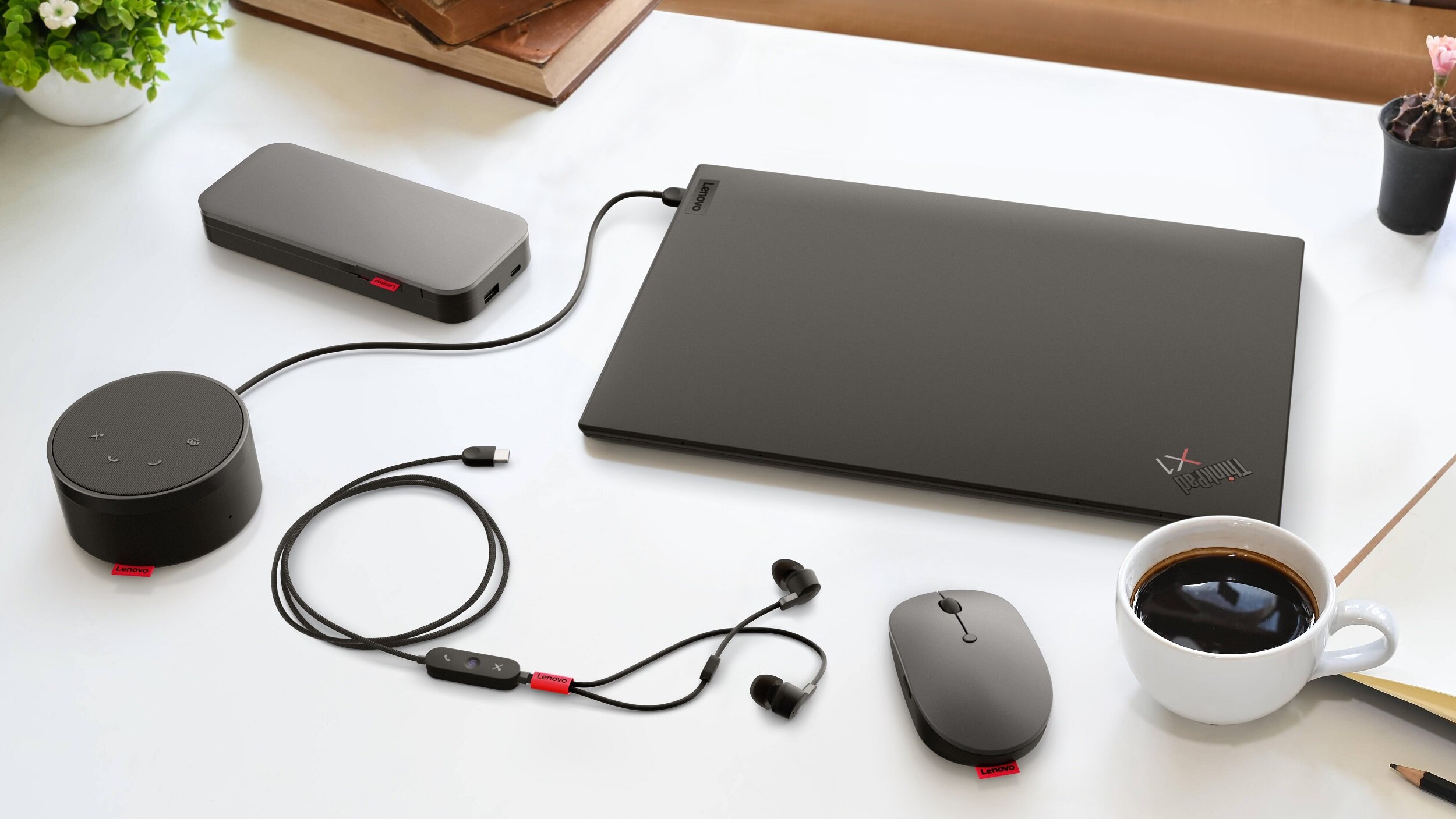 Lenovo представила беспроводную зарядку, она позволяет заряжать ноутбук как iPhone