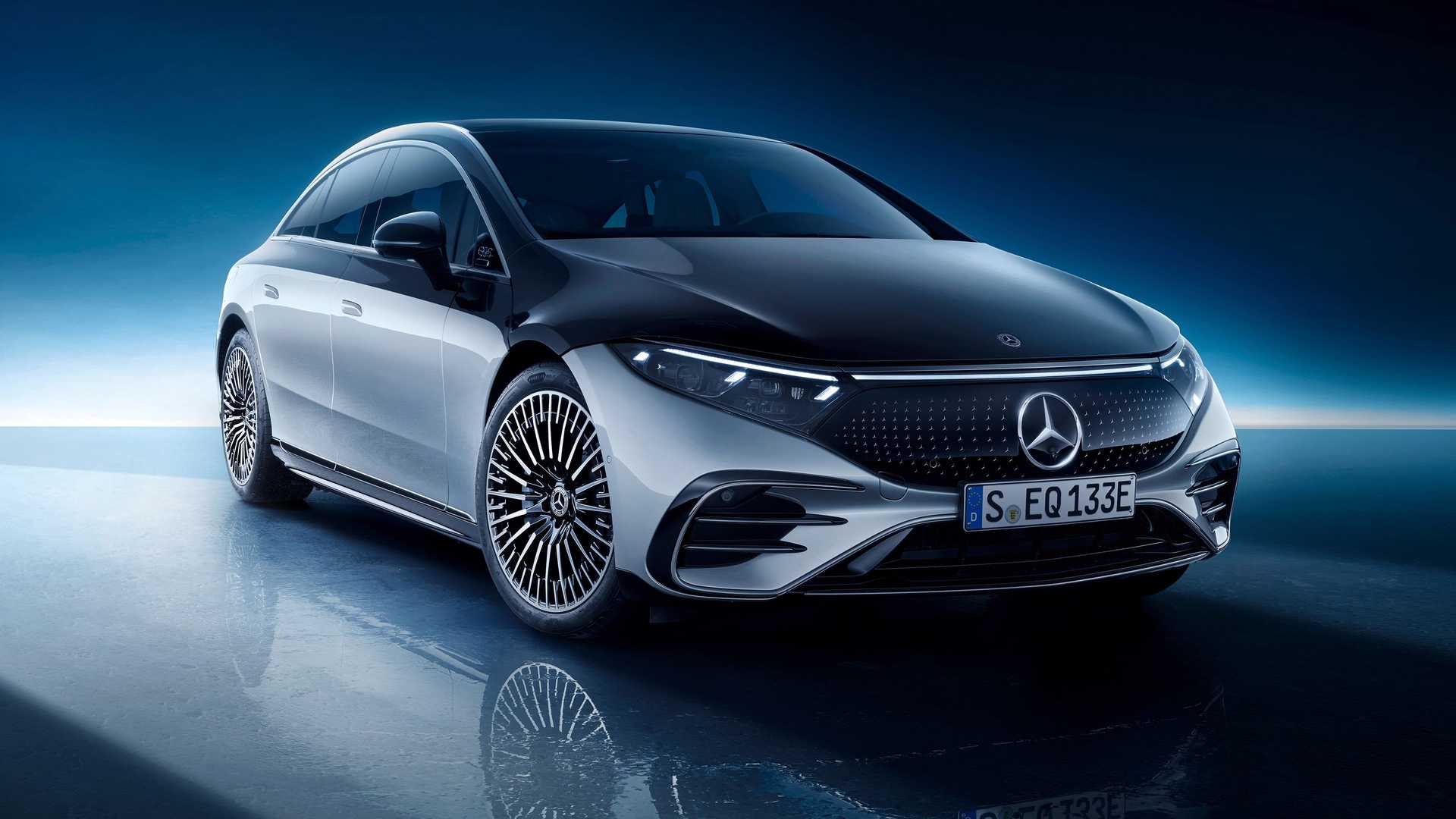 Mercedes-Benz EQS поступит в продажу с платными функциями по подписке