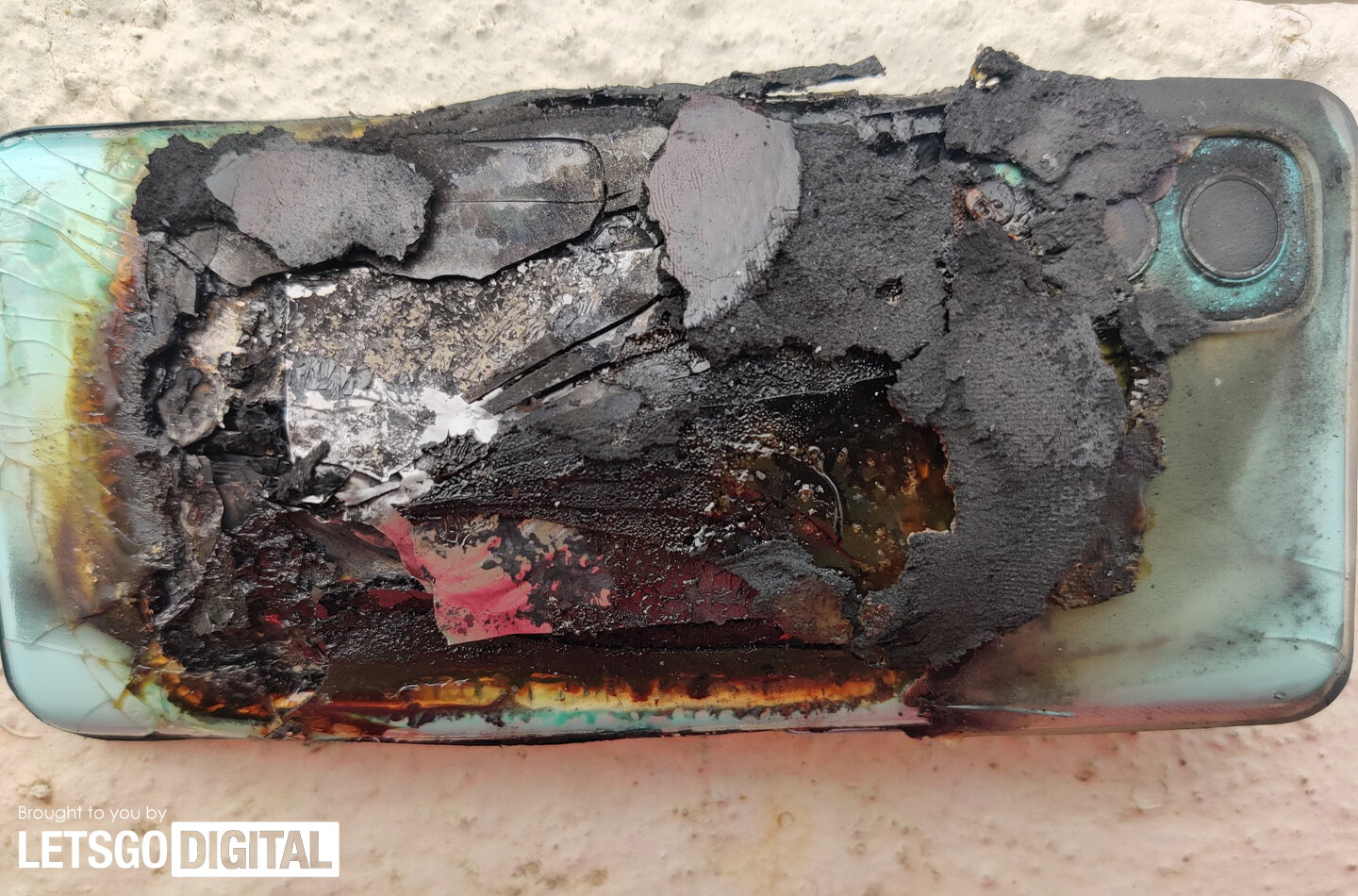 В Индии женщина пострадала в результате взрыва OnePlus Nord 2