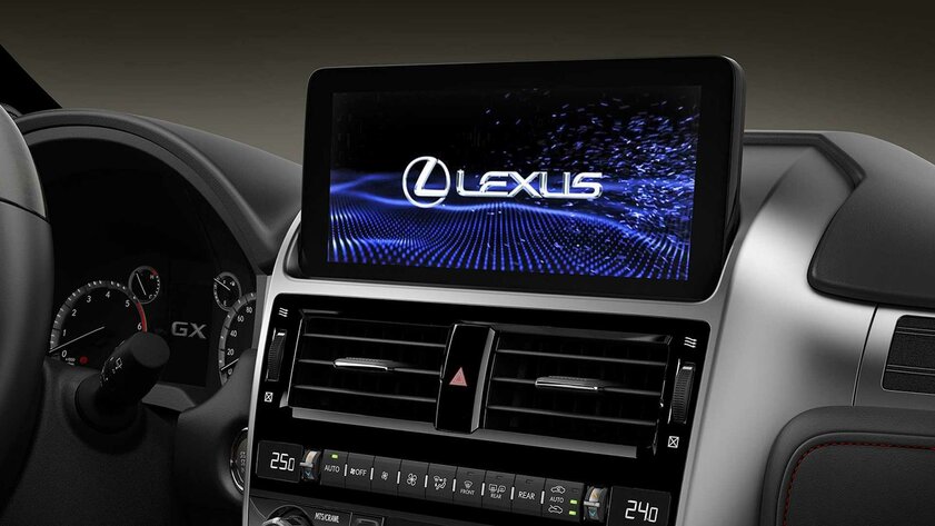 Обновлённый Lexus GX 460 добрался до России: с большим дисплеем и сервисами Яндекса