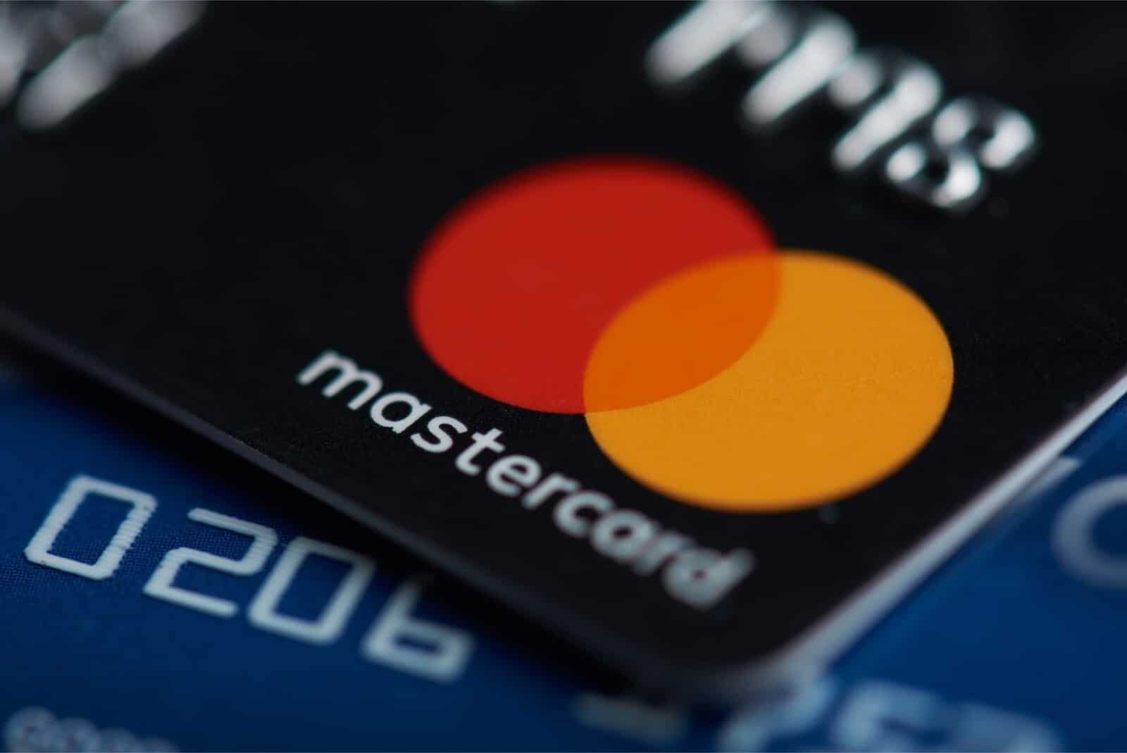 Mastercard не будет использовать магнитные полосы на своих картах с 2024 года