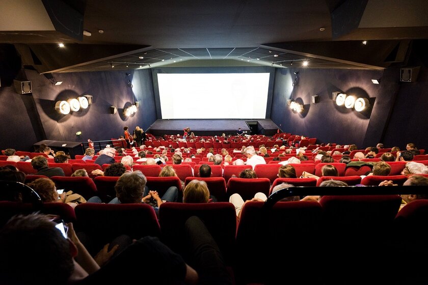 Кинотеатры в России обязали указывать длительность рекламных трейлеров перед показом фильма