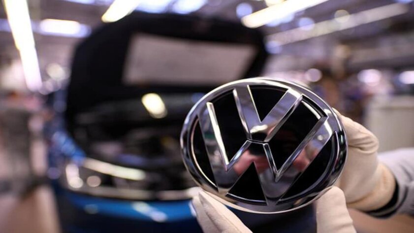 Volvo и Volkswagen сокращают производство: гиганты сообщают о нехватке микрочипов