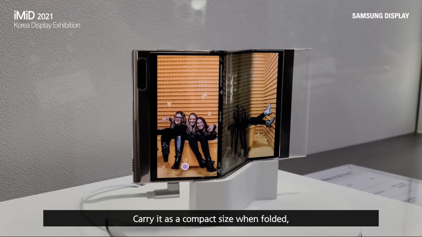 Смартфон в виде гармошки и планшет-рулон: Samsung показала необычные гаджеты
