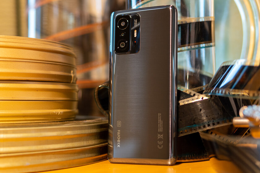 Познакомился с Xiaomi 11T и 11T Pro. Теперь жду их появления на полках!